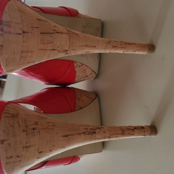 GUESS size 8.5 red heels - Picture 9 of 11